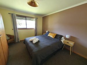 Lake Yalleena Cabins Tasmania Australia