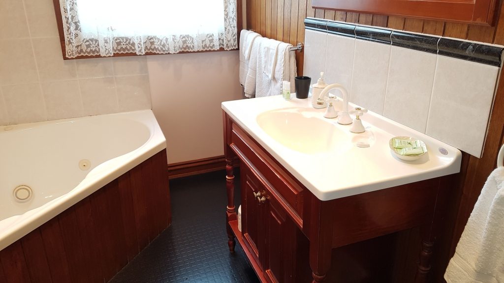 AAA Ye Olde Post Office Cottage Tasmania