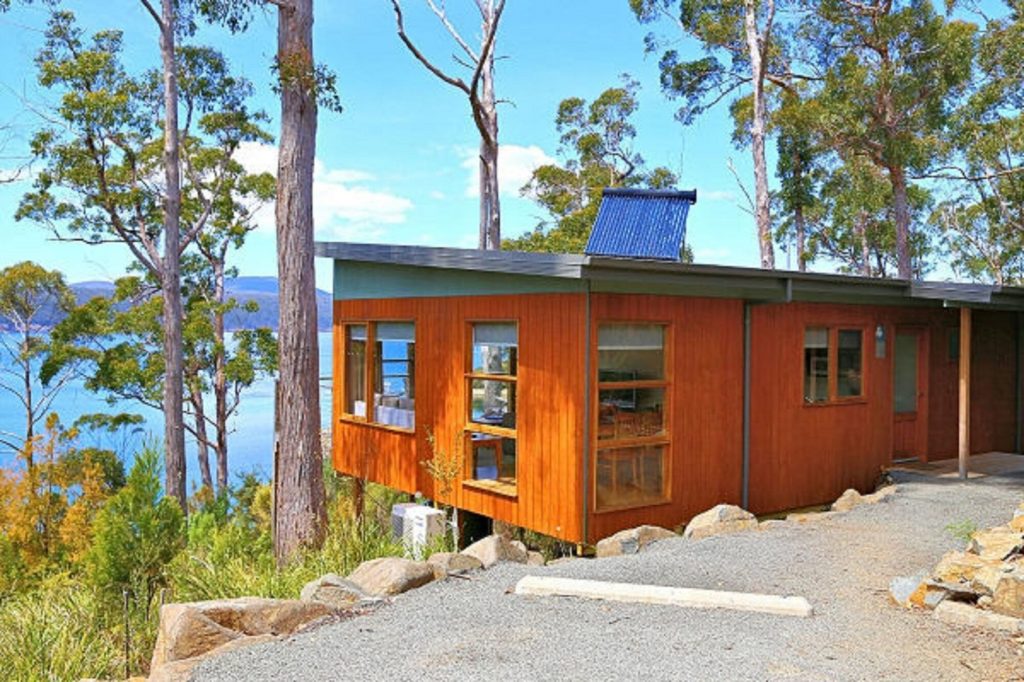 Fox and Hounds Inn Tasmania Australia