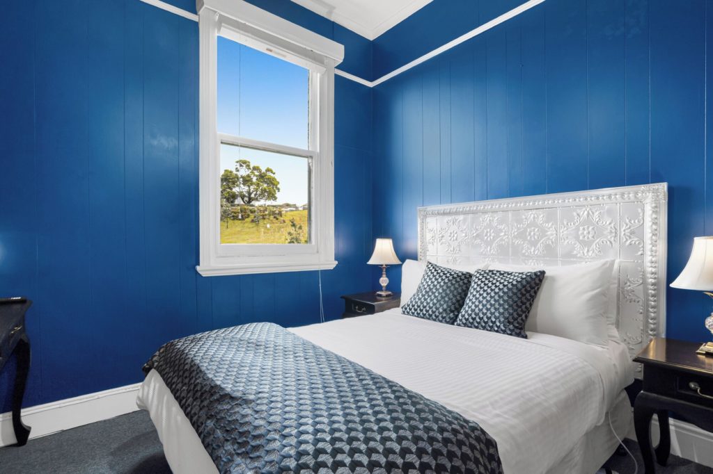 The Burrow – Waratah. Picturesque Town Near Cradle Mountain and Tarkine Tasmania Australia