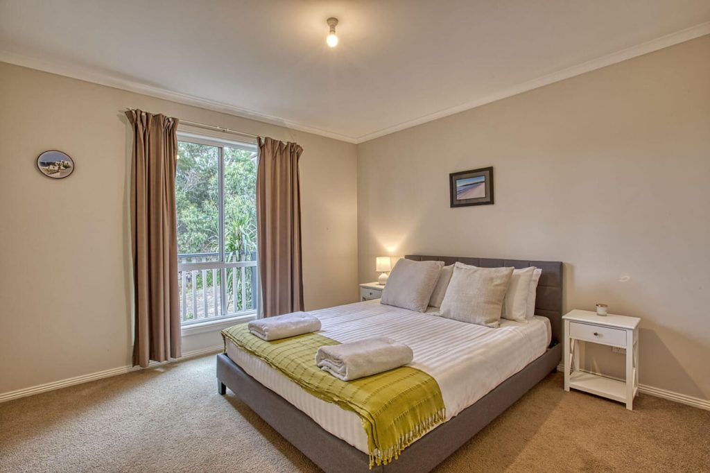 Diamond Island Resort and Penguin Parade Tasmania Australia