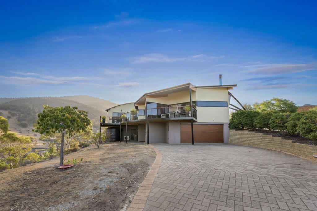 Tranquil Tranmere- City Views- 3 Bedroom Tasmania Australia