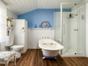 Alice’s Cottages – English Cottage Tasmania Australia